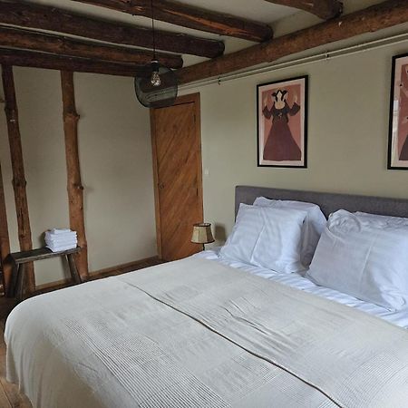 Buteo Chambres D'Hotes & Espresso Lesterny Luaran gambar