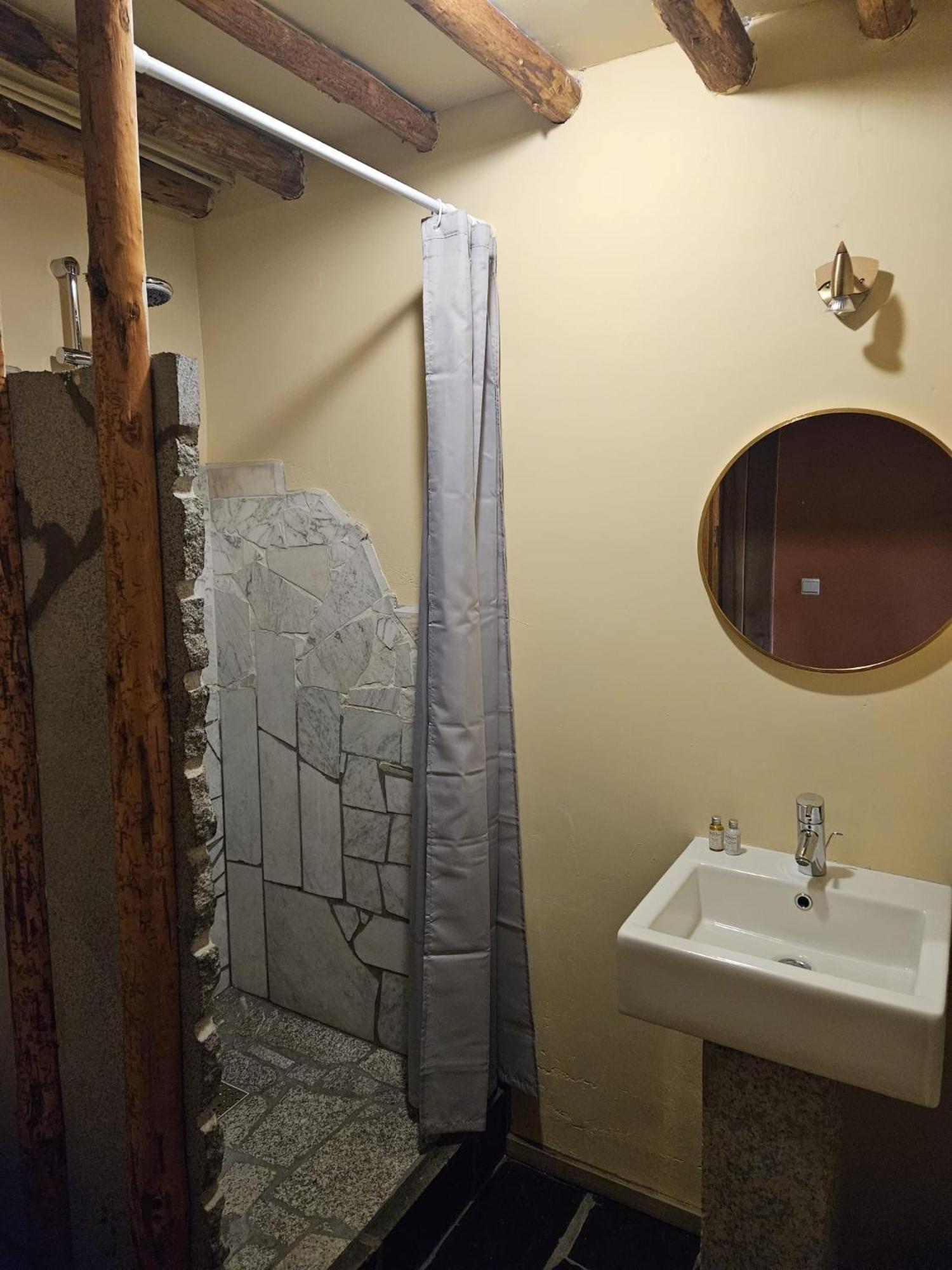 Buteo Chambres D'Hotes & Espresso Lesterny Luaran gambar